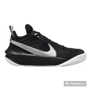 Nike Team Hustle D 10 Grade School Kids' Basketball Shoes